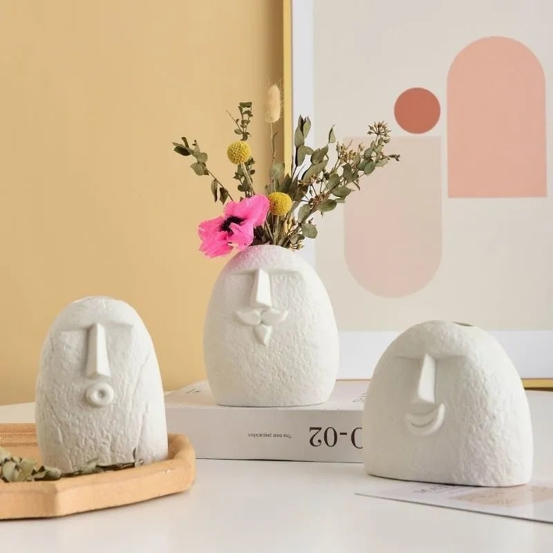 Nordic Bloom: Ceramic Vase with Sculpted Face - Lia's Room