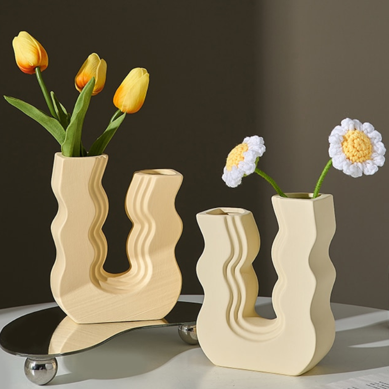 Groovy U-Shaped Vase Decor - Lia's Room