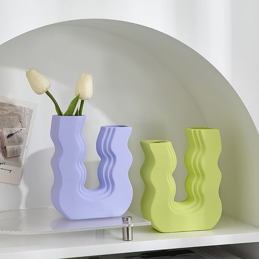 Groovy U-Shaped Vase Decor - Lia's Room