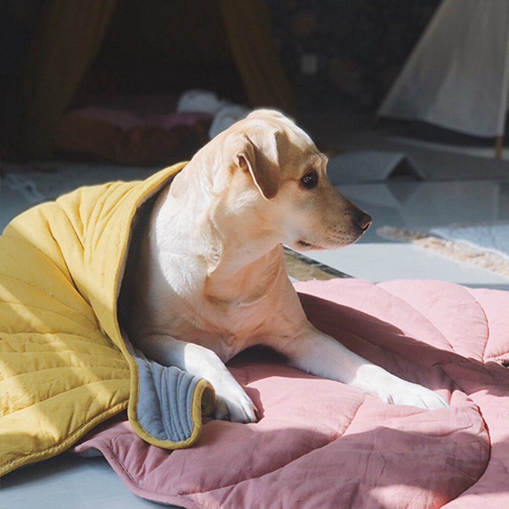 Sleep in Nature's Embrace: Leaf-Shaped Soft Bed Mat - Lia's Room