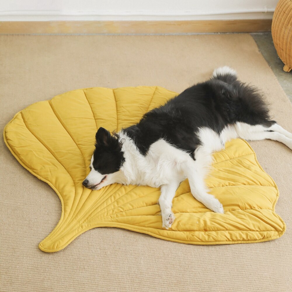 Sleep in Nature's Embrace: Leaf-Shaped Soft Bed Mat - Lia's Room