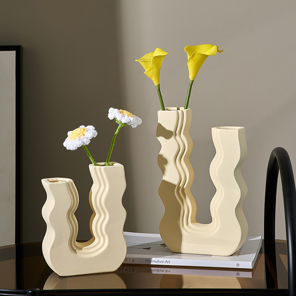 Groovy U-Shaped Vase Decor - Lia's Room