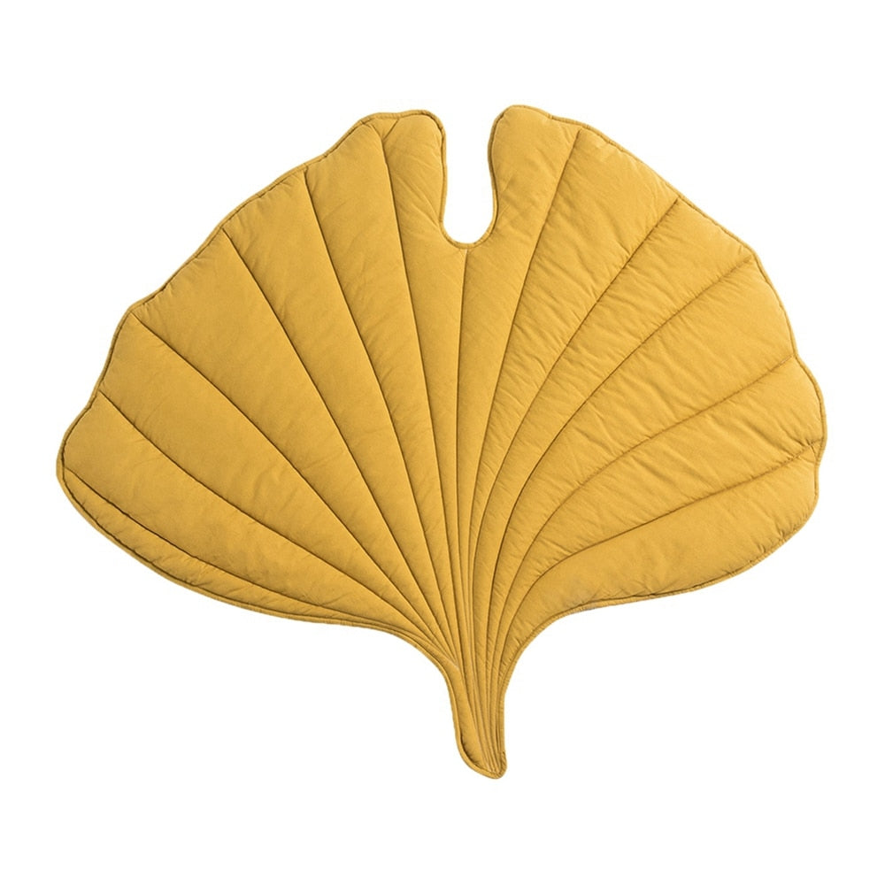 Sleep in Nature's Embrace: Leaf-Shaped Soft Bed Mat - Lia's Room