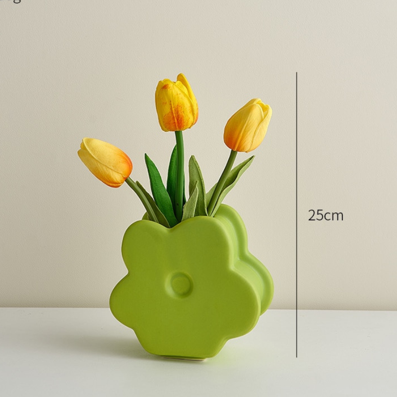 Petite Blossom: A Charming 4-Petal Flower Tabletop Vase - Lia's Room