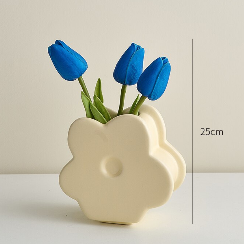 Petite Blossom: A Charming 4-Petal Flower Tabletop Vase - Lia's Room